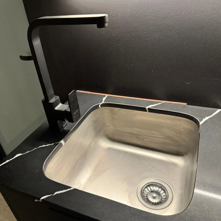 Basin Juan Joubert Hair Salon